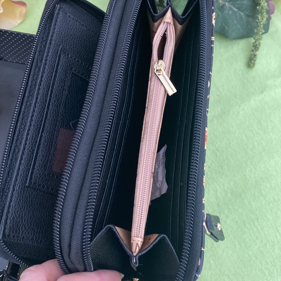 Leather wallet - Picture 4 of 16